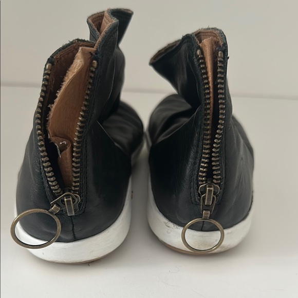 Beek Leather Black High-Top Sneakers with White Soles - Picture 5 of 8